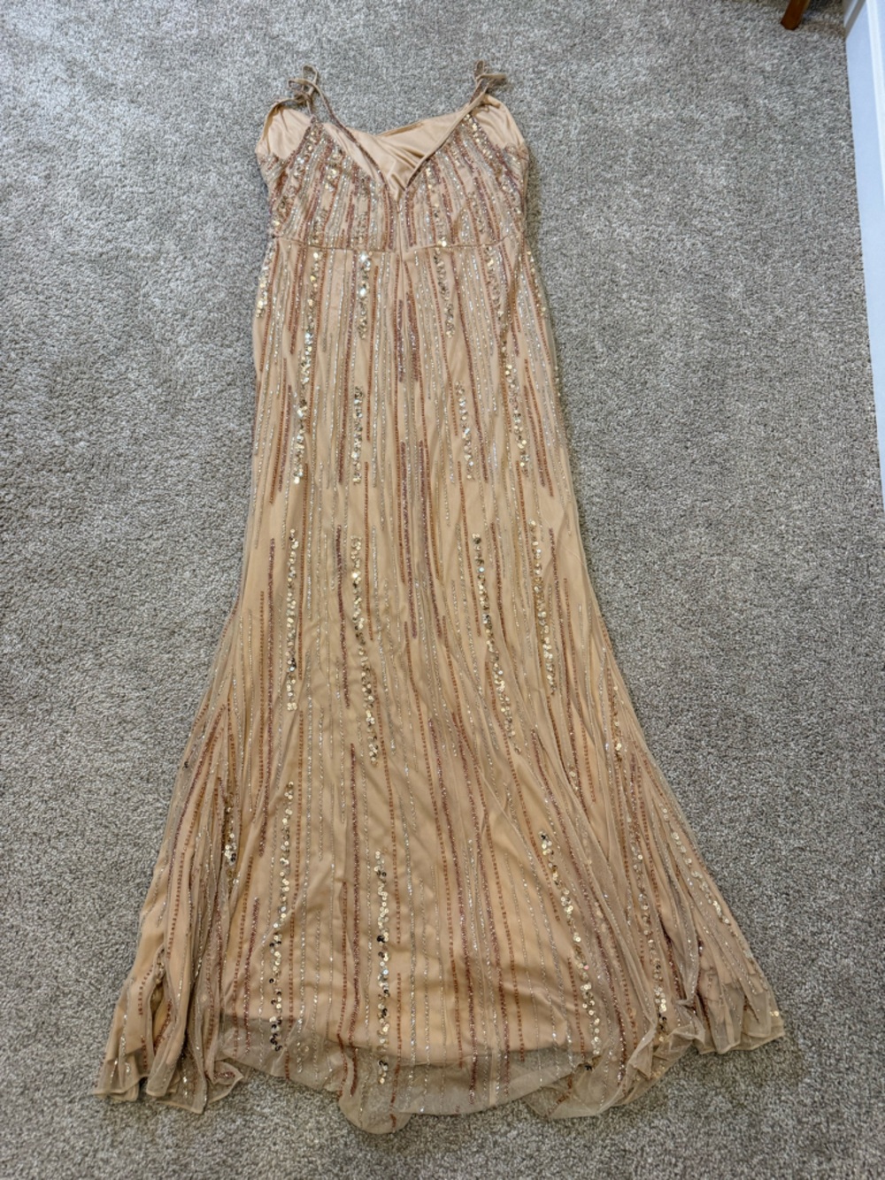 Mac Duggal Women's Sequined Spaghetti Strap Cowl Back Gown Dress Nude SZ 10 - Picture 8 of 8